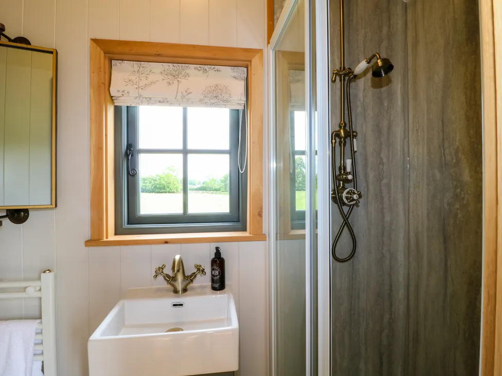 Fern luxury shepherd retreat detail
