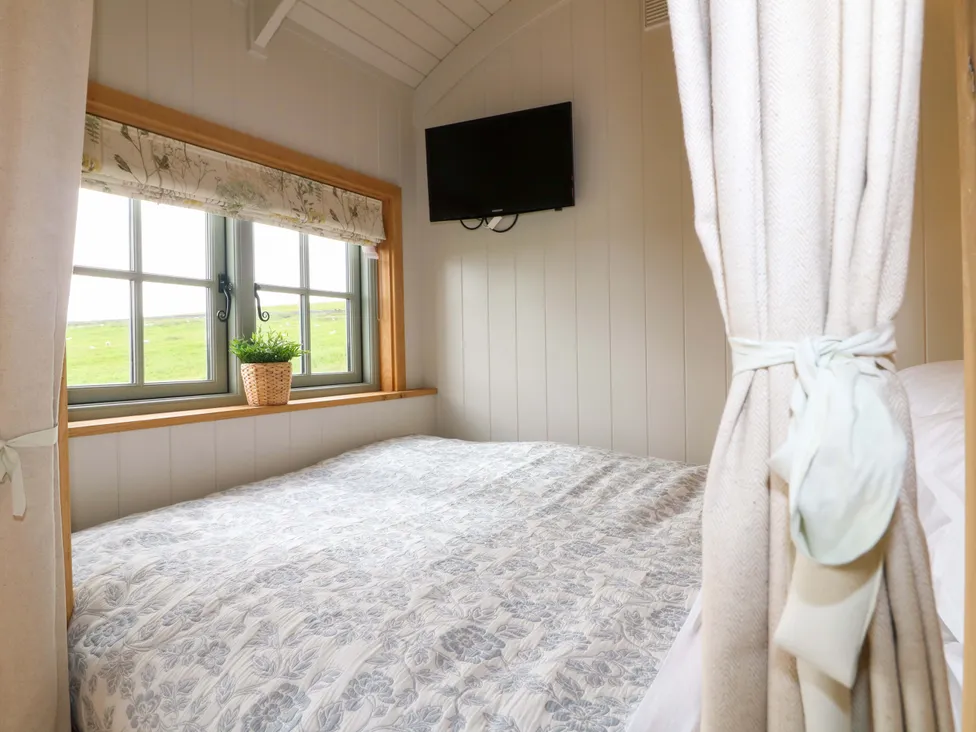 Meadow luxury shepherd retreat detail