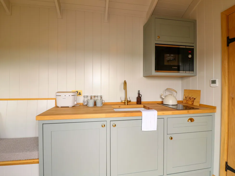 Meadow luxury shepherd retreat detail
