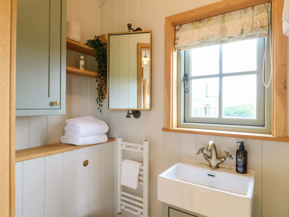 Meadow luxury shepherd retreat detail