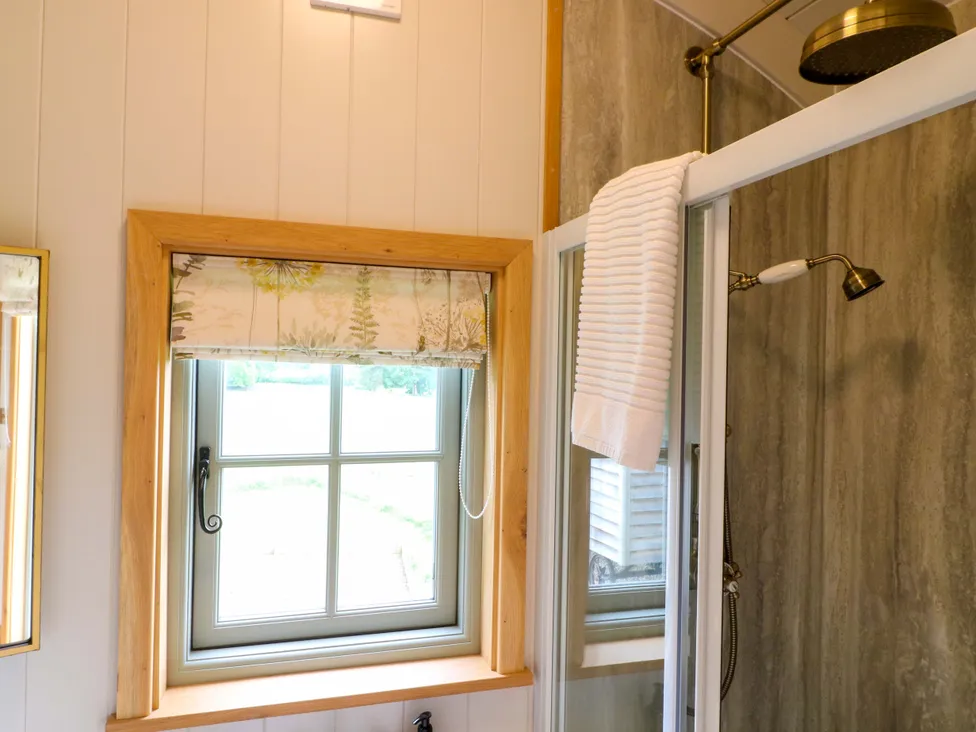Meadow luxury shepherd retreat detail
