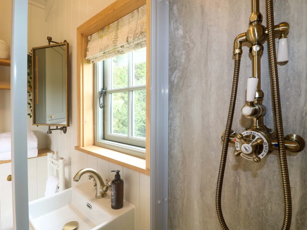 Meadow luxury shepherd retreat detail